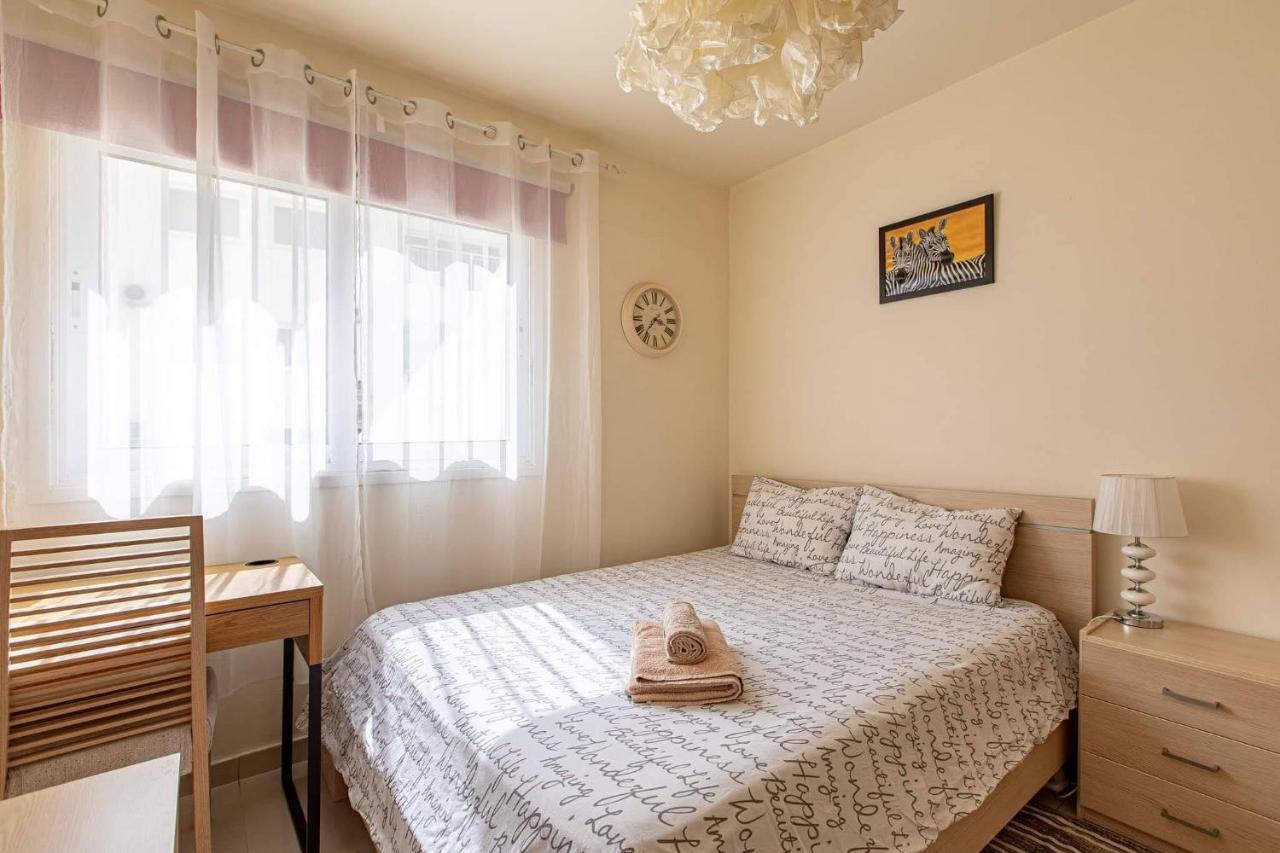 Lovely Bedroom In Shared Apartment Oroklini Ngoại thất bức ảnh