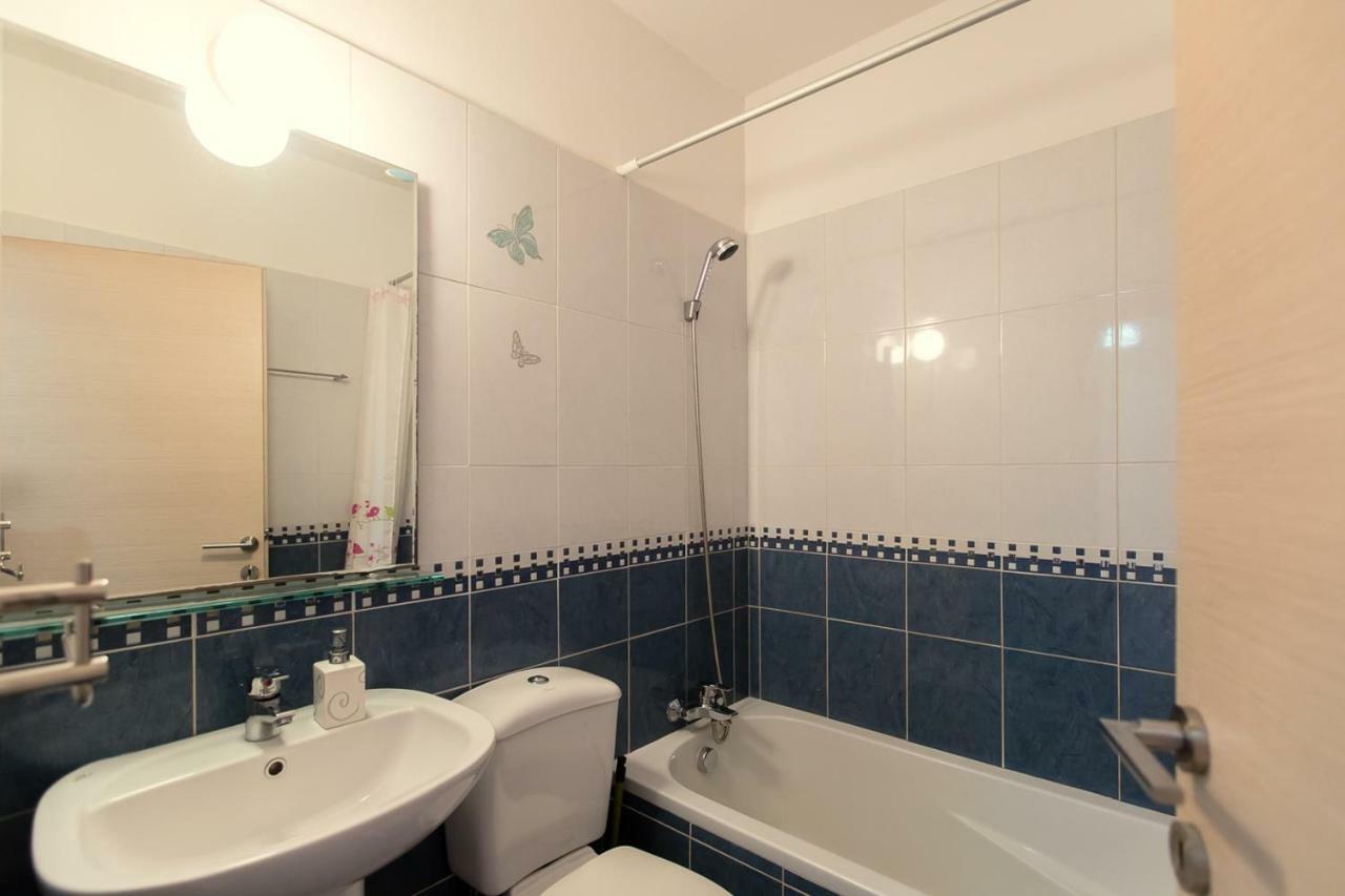 Lovely Bedroom In Shared Apartment Oroklini Ngoại thất bức ảnh